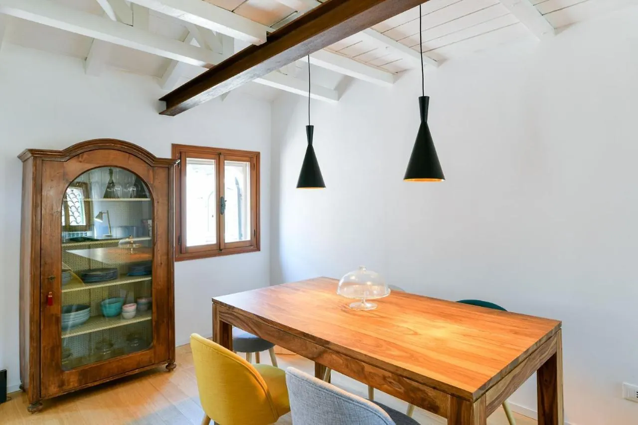 La Boheme Apartman Velence 0*,